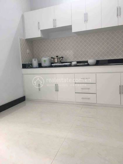 $400 Condo
