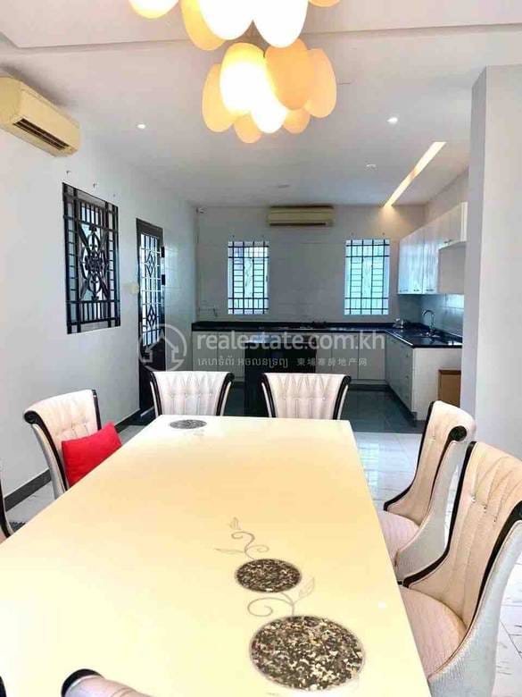 Chamkarmon别墅出租，价格$2,500