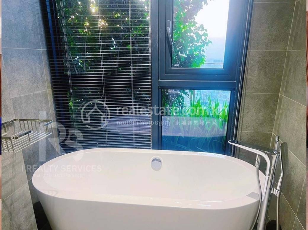 Appartement À louer de 283 m² habitables à Boeng Keng Kang