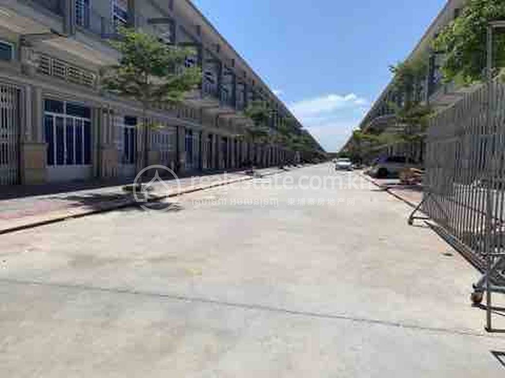 Borey Hong Lay | Chaom Chau 1 Flat House For Sale in Chaom Chau 1