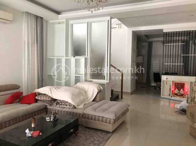 Twin Villa For Rent in Phnom Penh Thmey, Sen Sok, Phnom Penh
