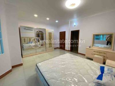 residential Villa for rent ใน Tonle Bassac รหัส 210209