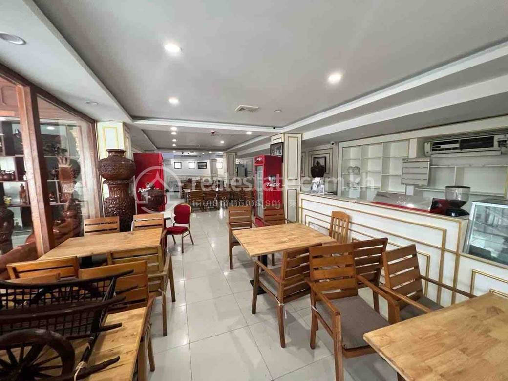 Apartment For Rent in Srah Chak, Daun Penh, Phnom Penh