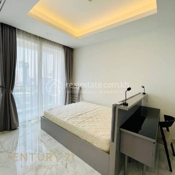Condo For Rent with 1 Parking Space