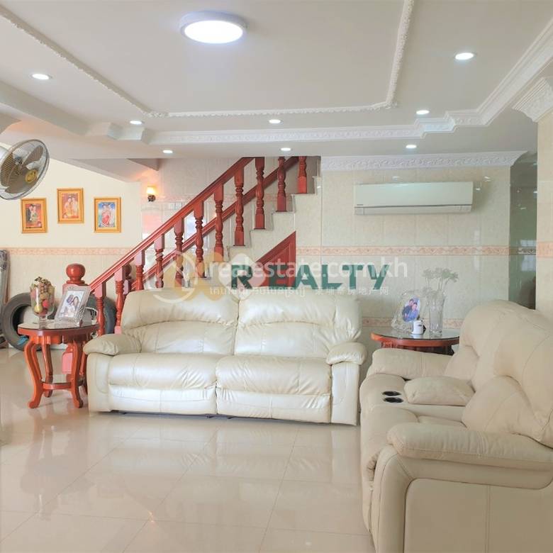 Flat House Na sprzedaż w Por Sen Chey $518,888