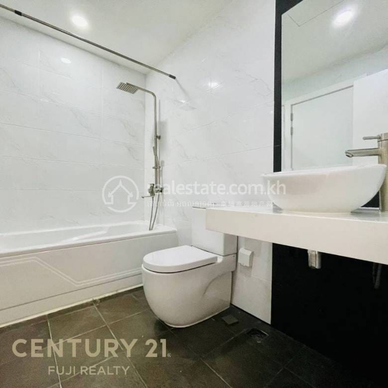 Condo For Rent in Chamkarmon $750