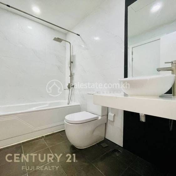 Condo For Rent in Chamkarmon $750