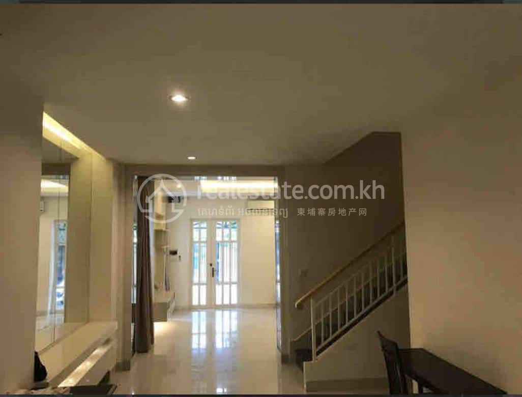 Twin Villa For Rent in Preaek Lieb, Chroy Changvar, Phnom Penh