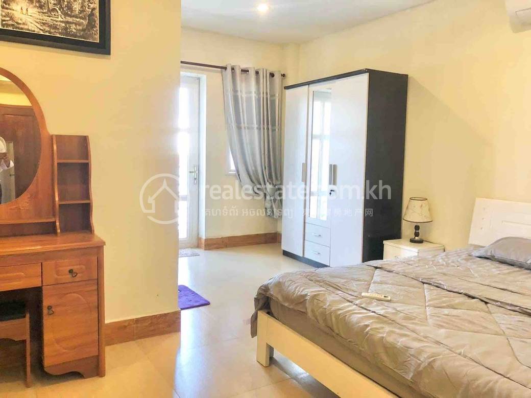 Apartment For Rent with 1 Parking Space
