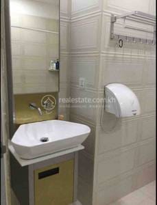 Condo For Rent in Chamkarmon $400