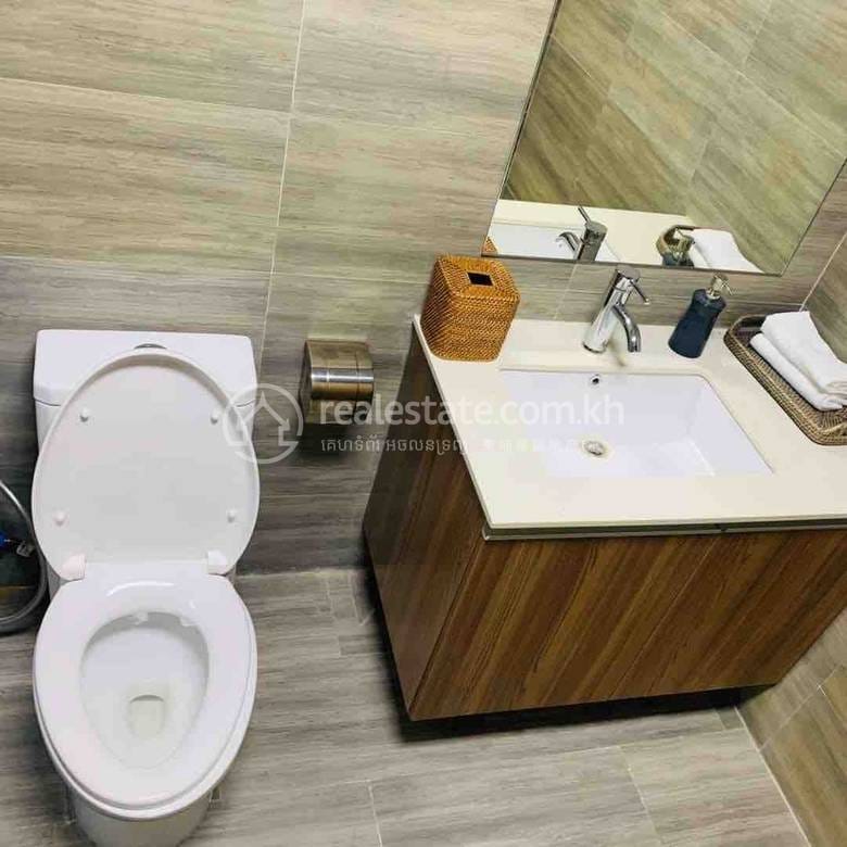 60 sqm Living Size Apartment For Rent in Boeng Keng Kang