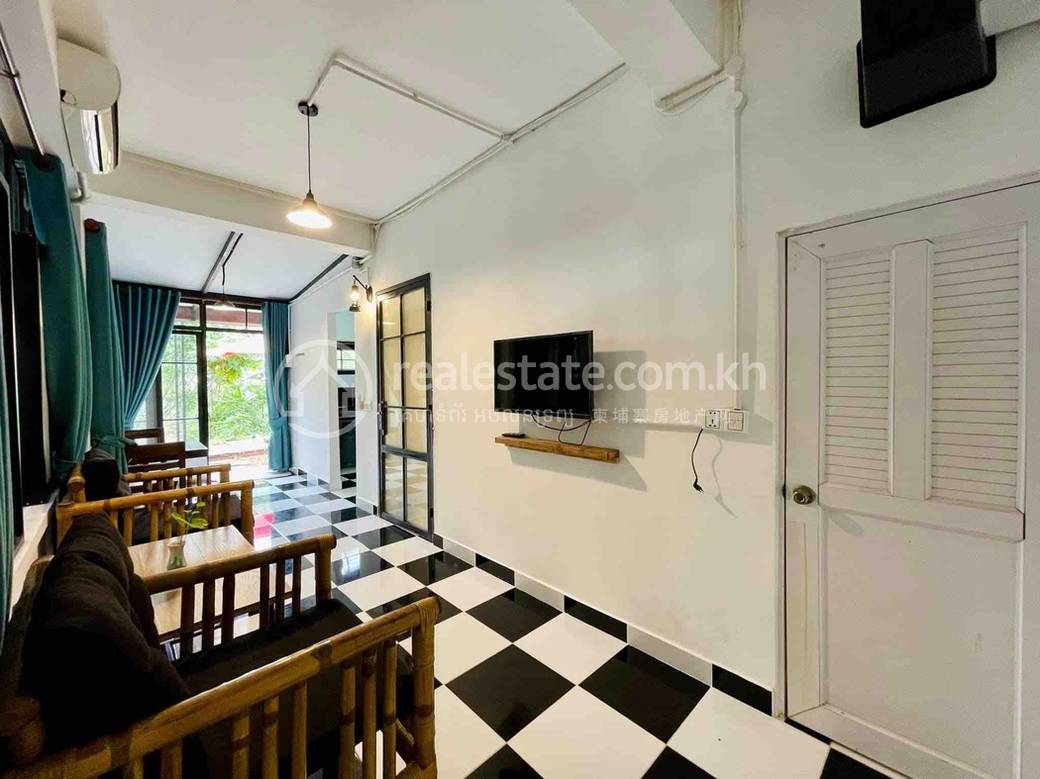 $350 Condo