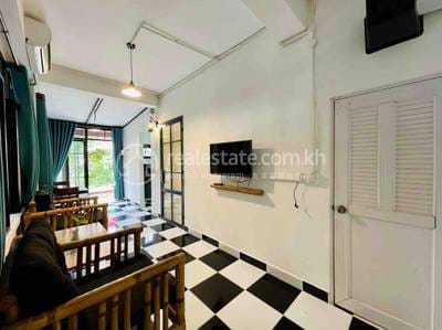 $350 Condo