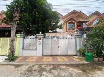 residential Twin Villa for rent ใน Chroy Changvar รหัส 210931