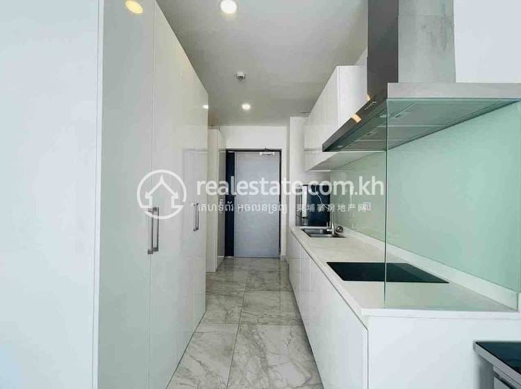Condo For Rent in BKK 1, Boeng Keng Kang, Phnom Penh