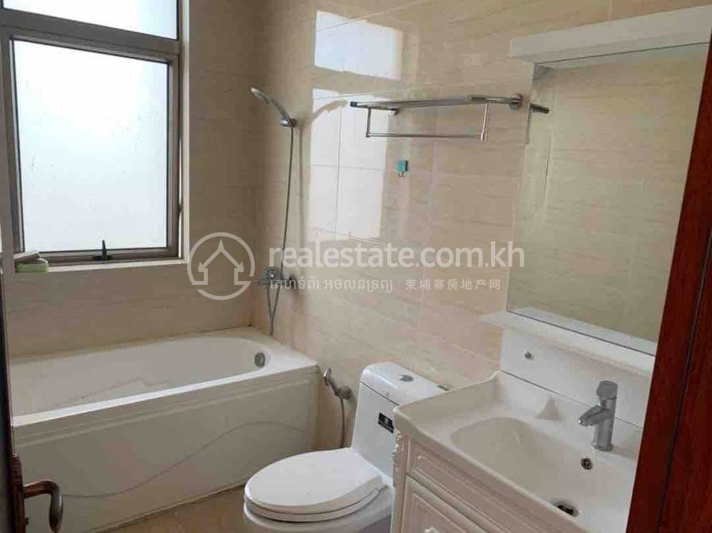 $850 Condo