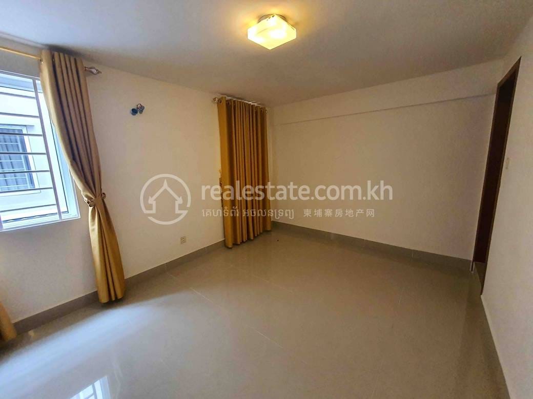 แฟลตเฮ้าส์ สำหรับเช่า ใน Russey Keo $350