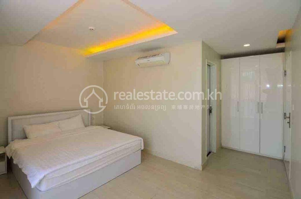 155 sqm Living Size Apartment For Rent in Boeng Keng Kang