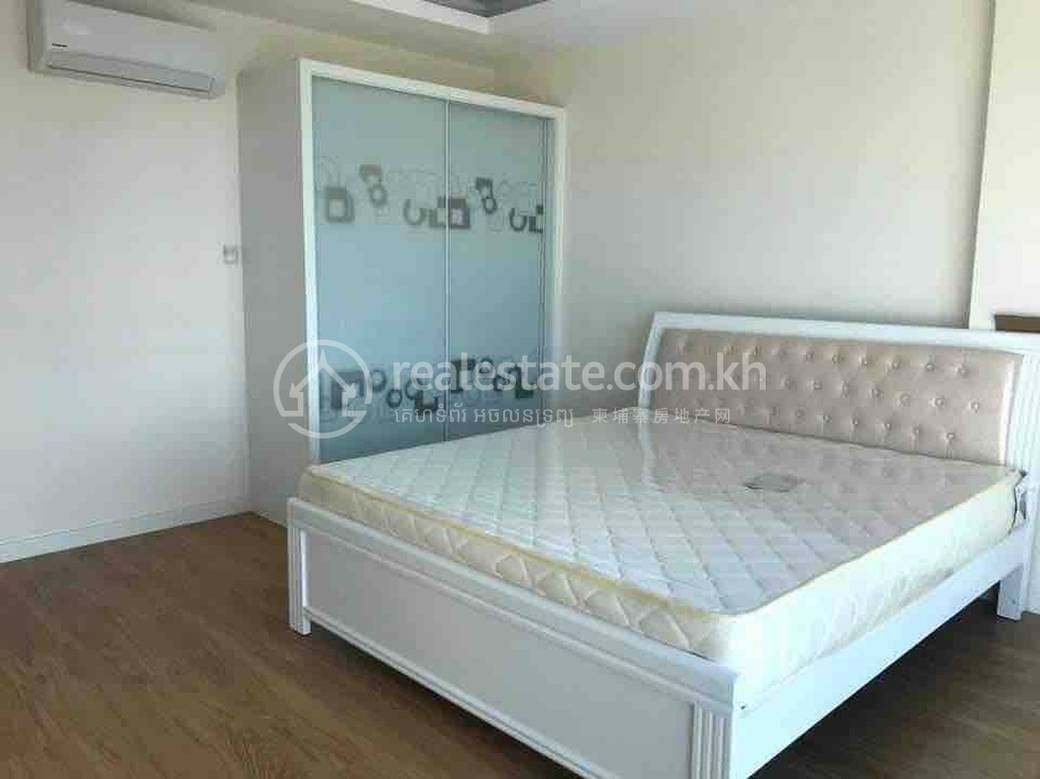 คอนโด สำหรับเช่า ใน 7 Makara $850