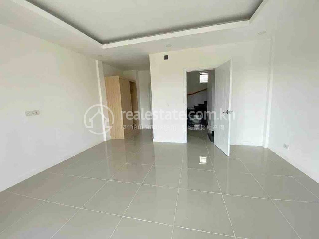 Villa For Sale in Sen Sok $125,000
