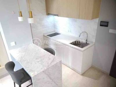 ផ្ទះល្វែង តម្លៃ $700
