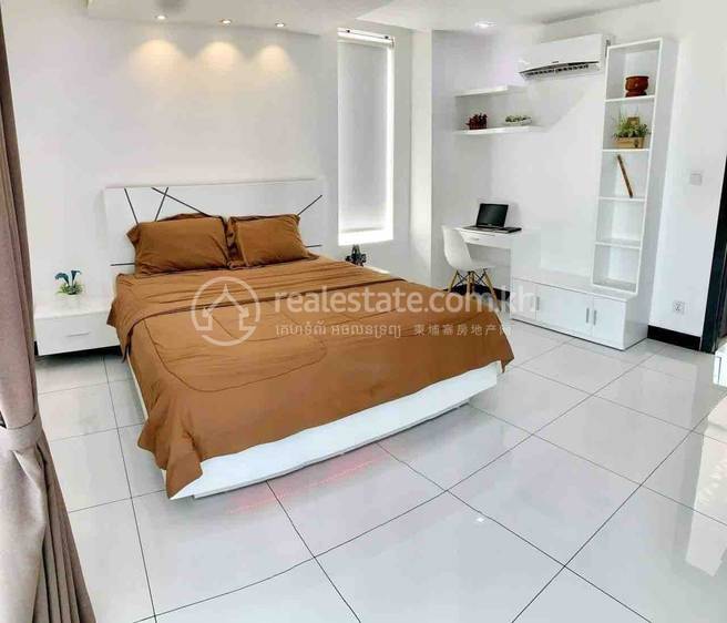 79 sqm Living Size Apartment For Rent in Boeng Keng Kang