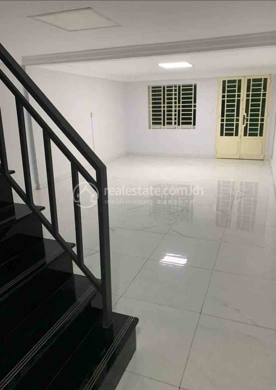 Toul Kork ตึกแถว สำหรับเช่า ใน Phsar Depou III Toul Kork $1,000
