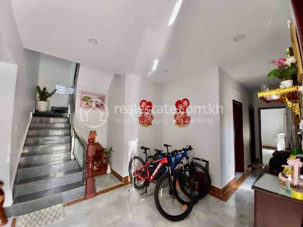 Villa For Rent in Boeung Trabek, Chamkarmon, Phnom Penh