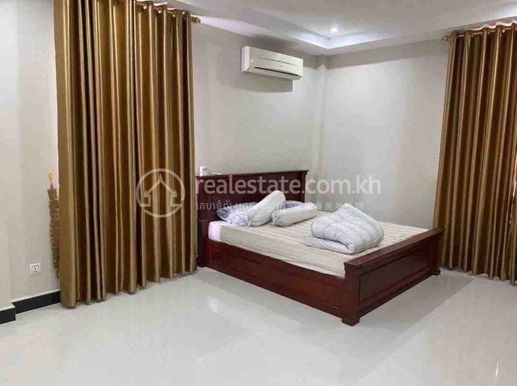 Vila K pronájmu in Sen Sok $2,500