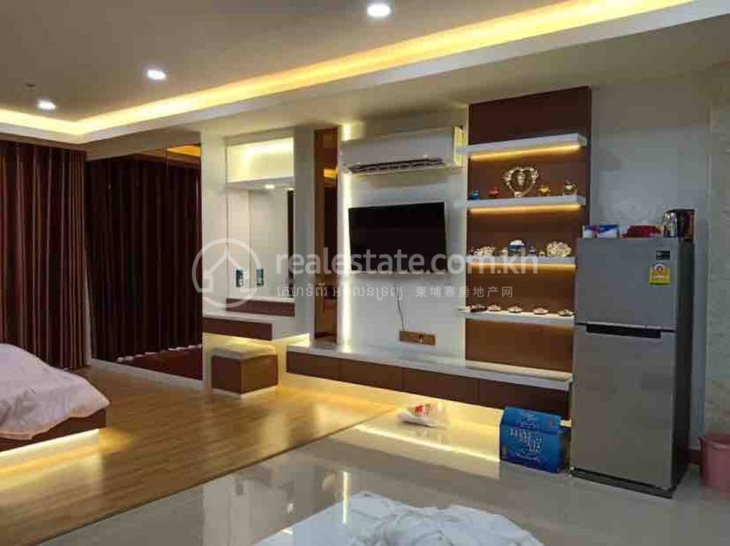 $750 Condo