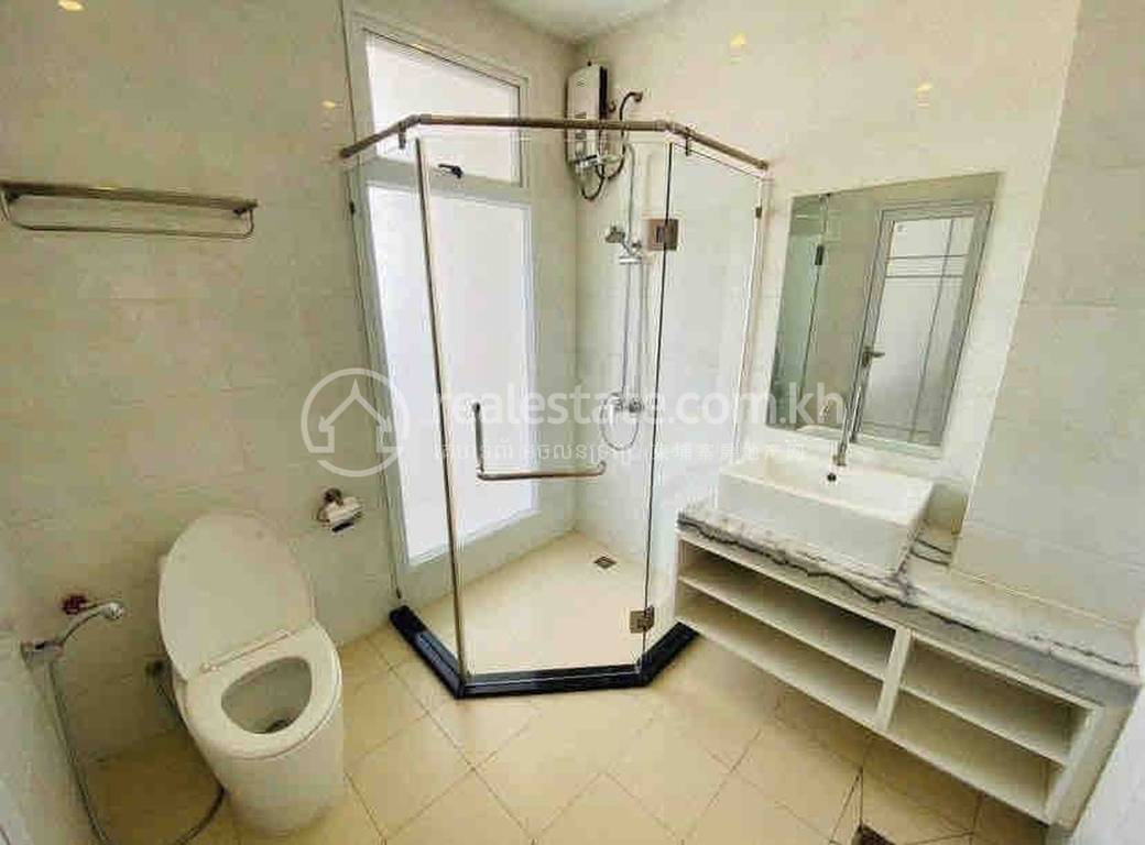 Wat Phnom Serviced Apartment For Rent in Wat Phnom