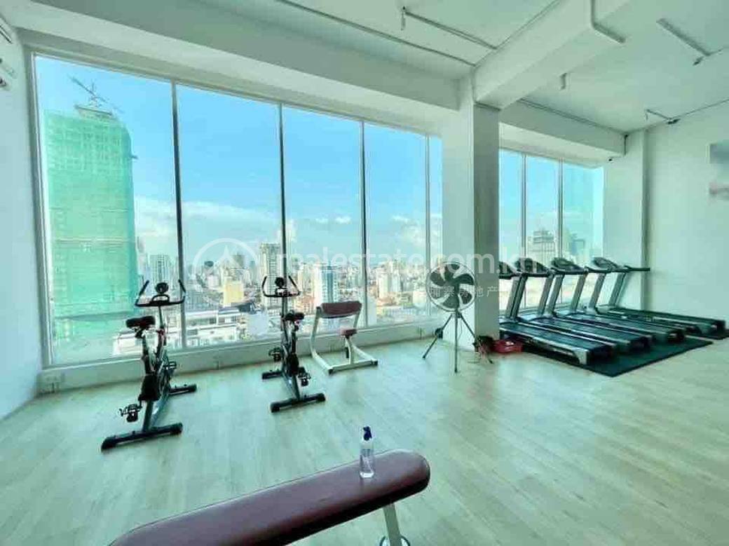 $780 Condo