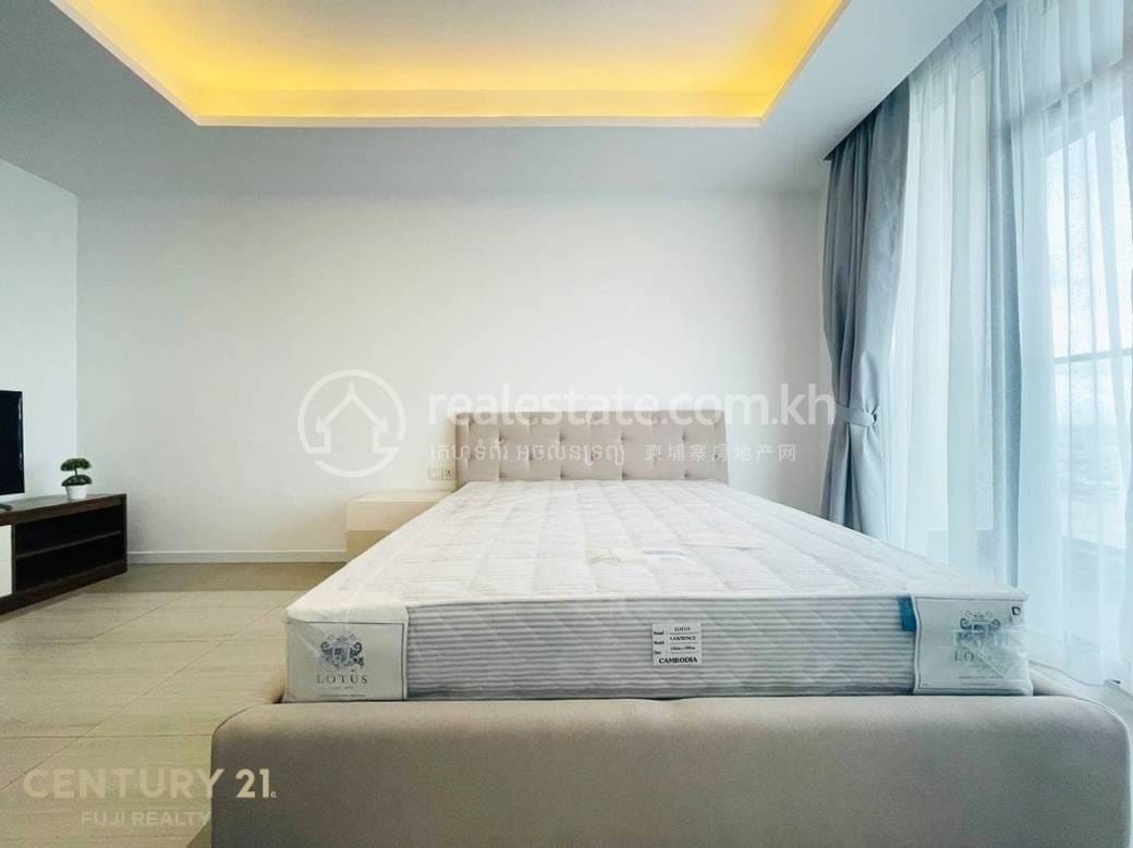 Condo For Rent in Chamkarmon $650