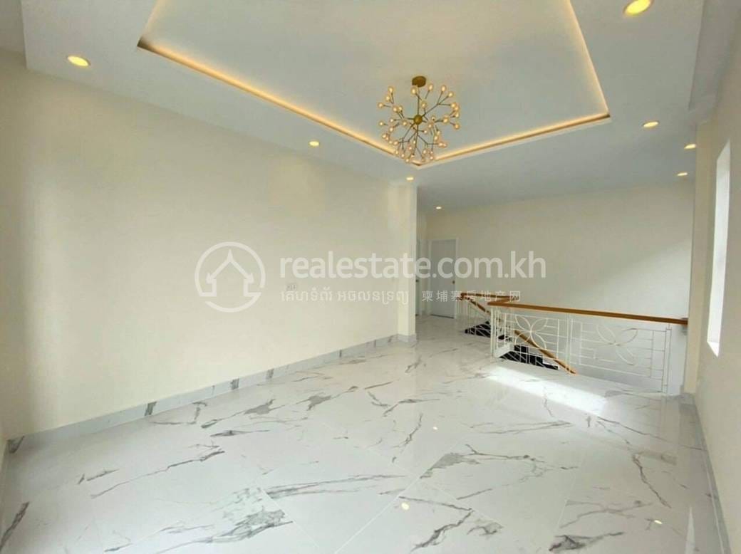 Krang Thnong Villa For Sale in Krang Thnong