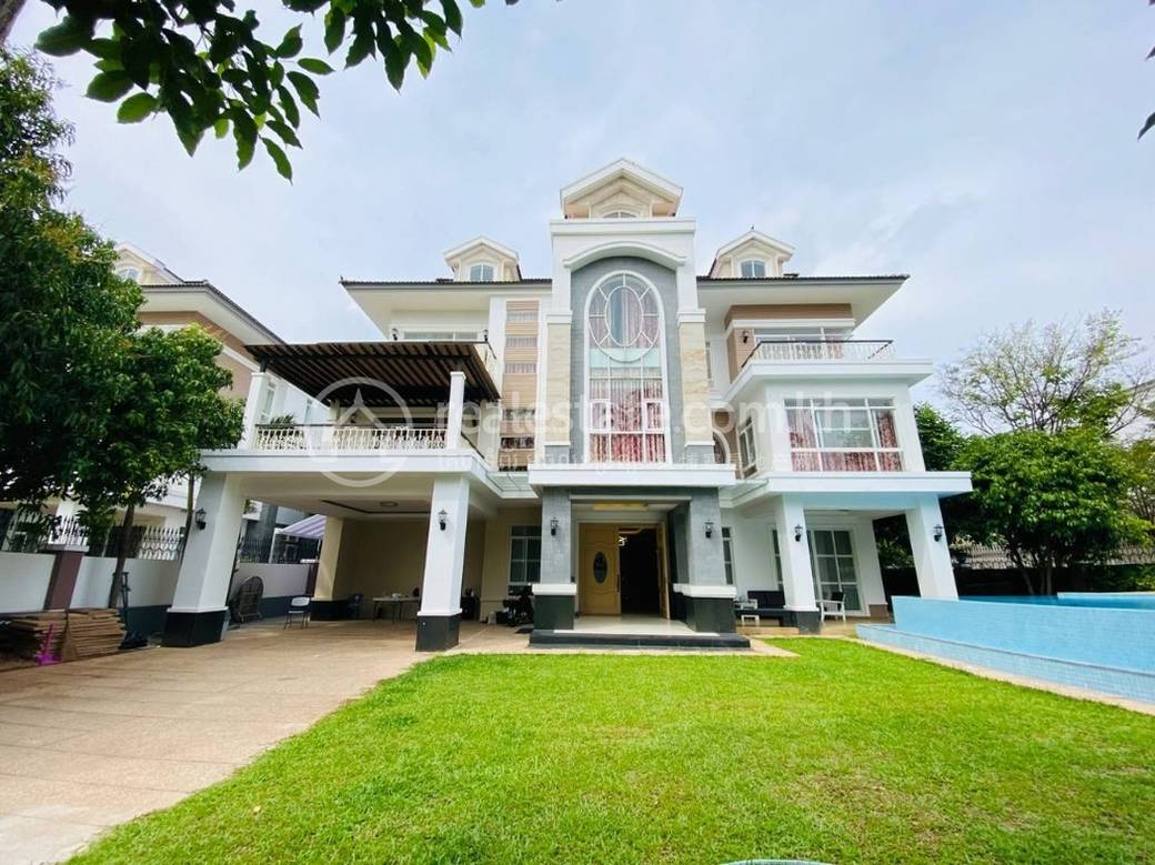 อพาร์ทเม้นท์ สำหรับเช่า พื้นที่ใช้สอย 250 ตร.ม. ใน Chbar Ampov