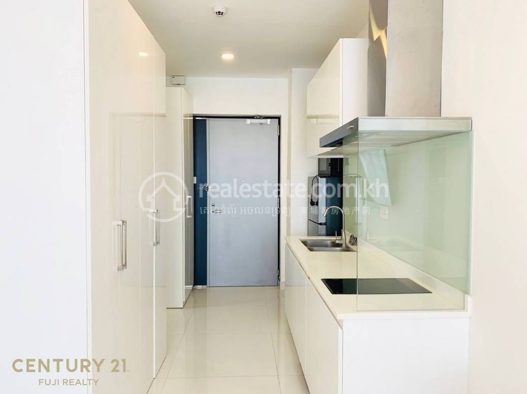 Condo For Rent with 1 Parking Space