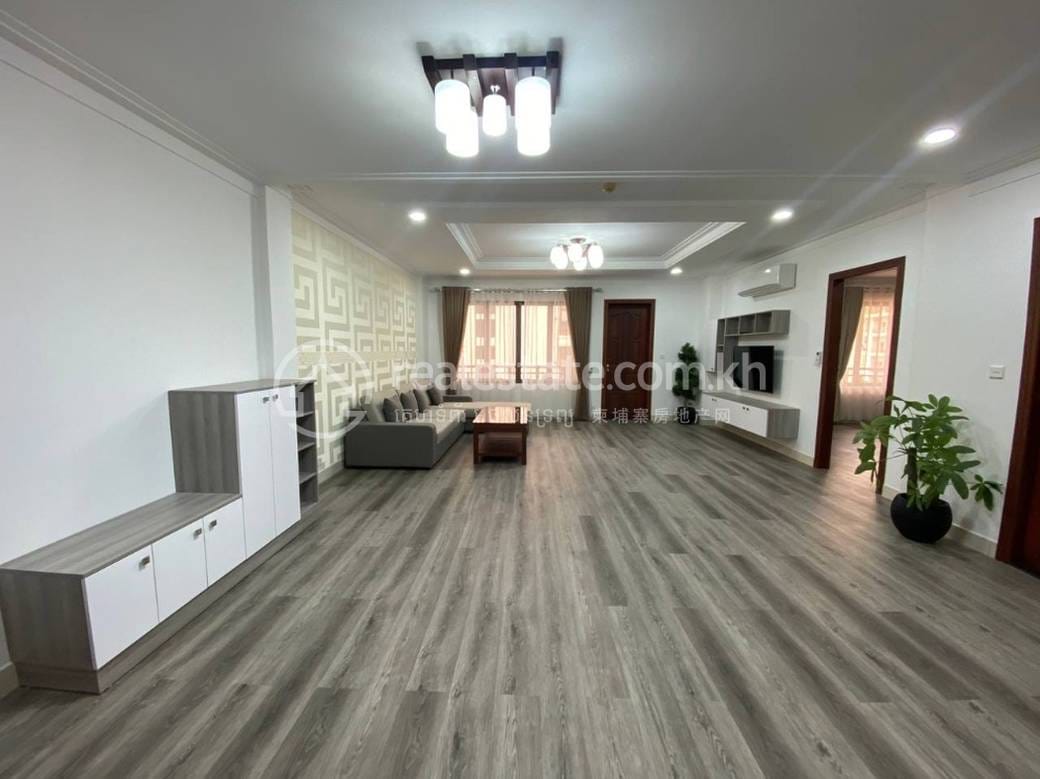 อพาร์ทเม้นท์ สำหรับเช่า พื้นที่ใช้สอย 300 ตร.ม. ใน Boeng Keng Kang