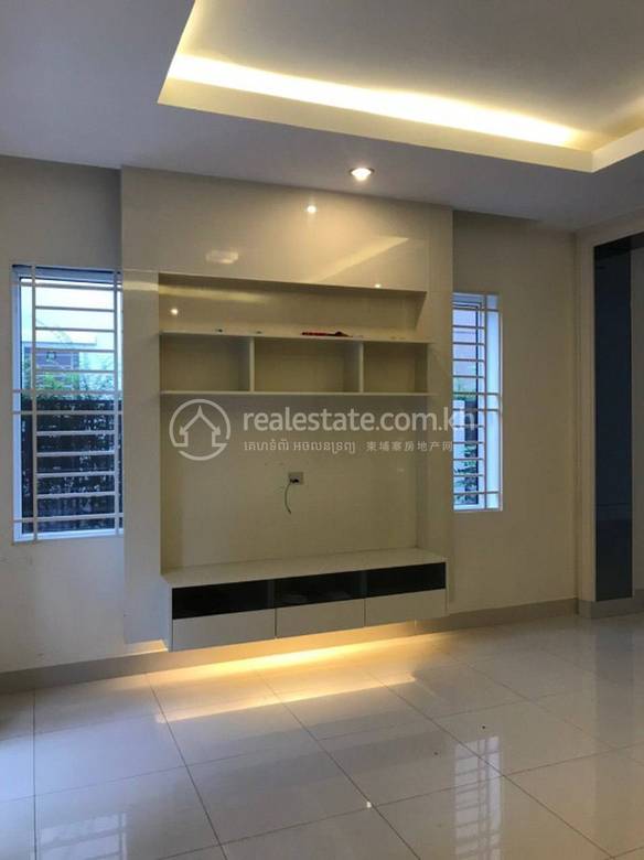 Chbar Ampov别墅出租，价格$1,400