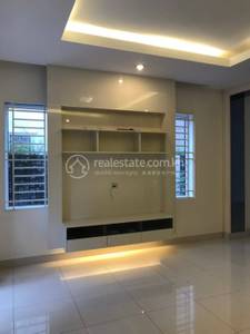 Chbar Ampov别墅出租，价格$1,400