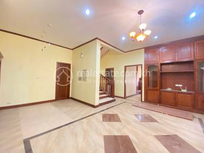$5,000 Vila