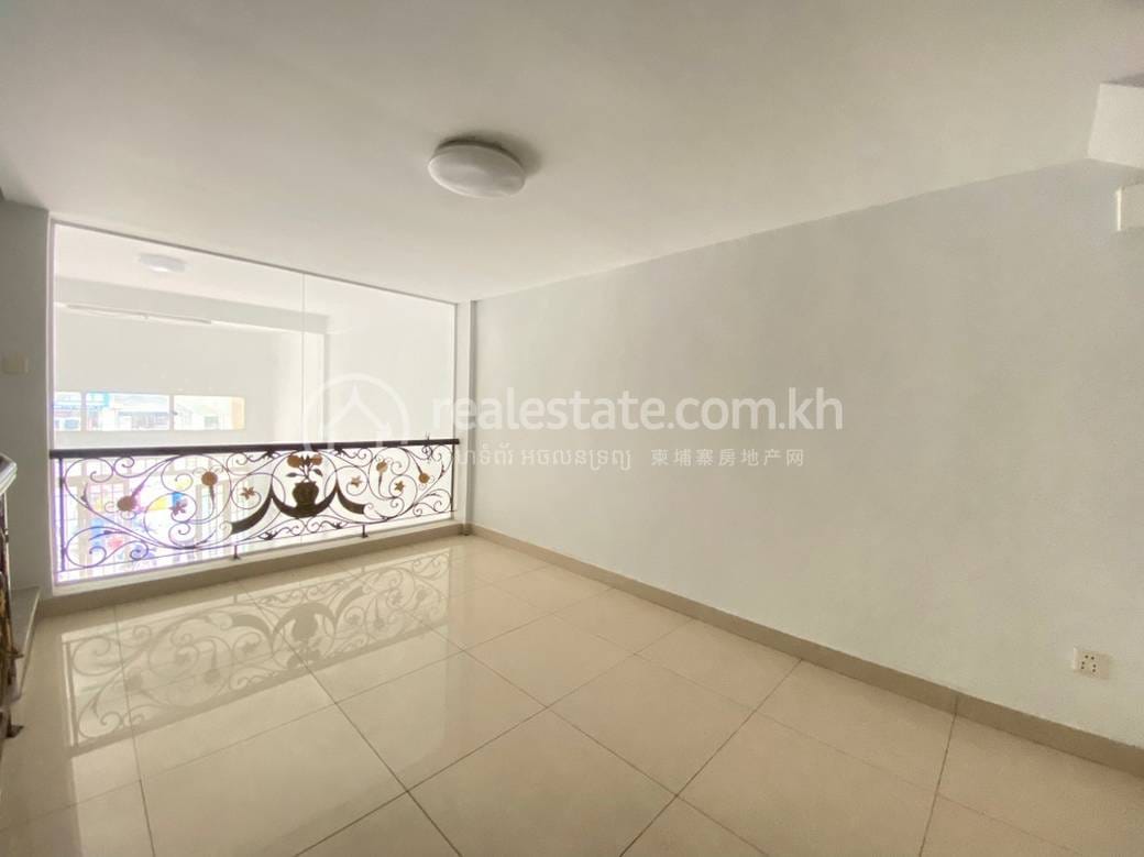ផ្ទះលក់ដូរ តម្លៃ $2,500