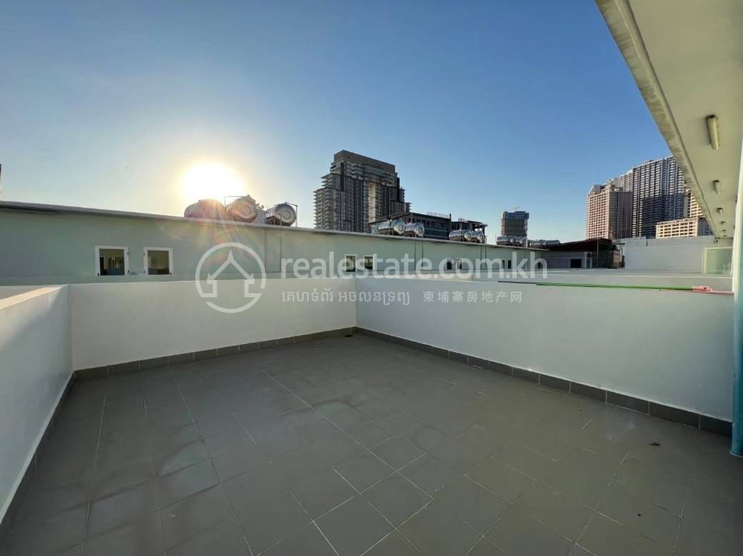 Chamkarmonの店舗付住宅賃貸物件（Tonle Bassac Chamkarmon） $1,800