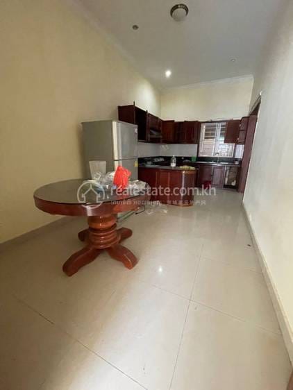$1,500 Vila