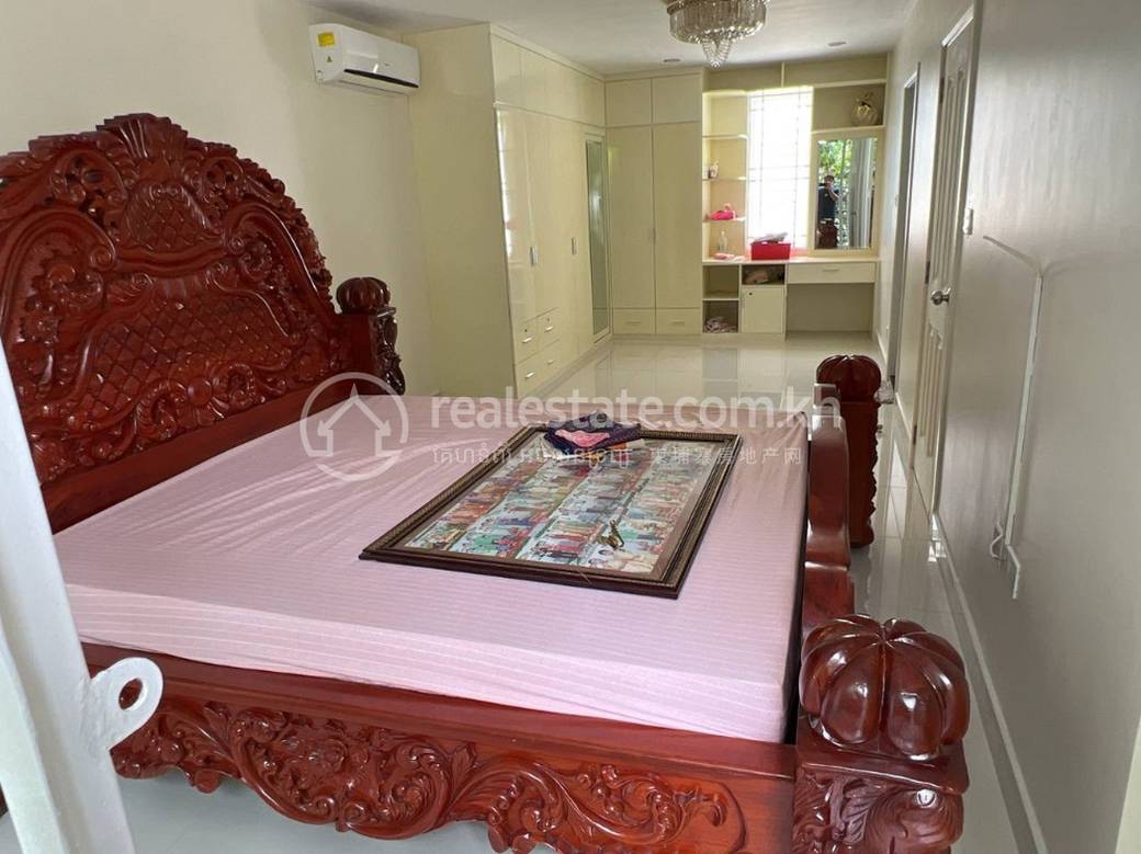 Chbar Ampov别墅出租，位于NirouthChbar Ampov，价格$800