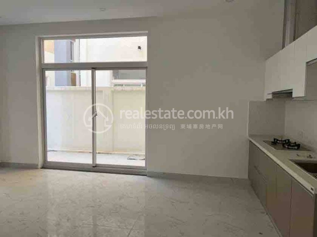 Dvojvila K pronájmu in Preaek Lieb, Chroy Changvar, Phnom Penh