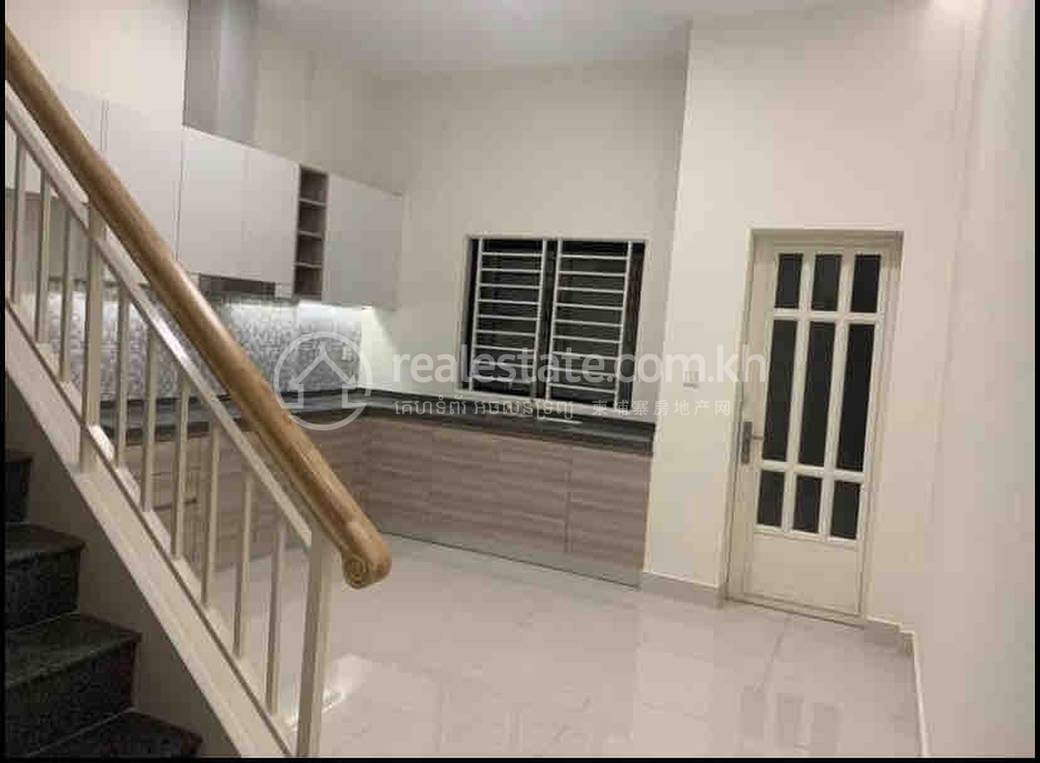 Chbar Ampov店屋出租，位于Chbar Ampov
