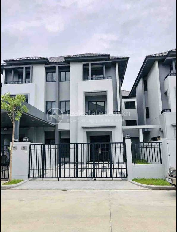 residential Twin Villa for sale & rent in Chak Angrae Leu ID 214630