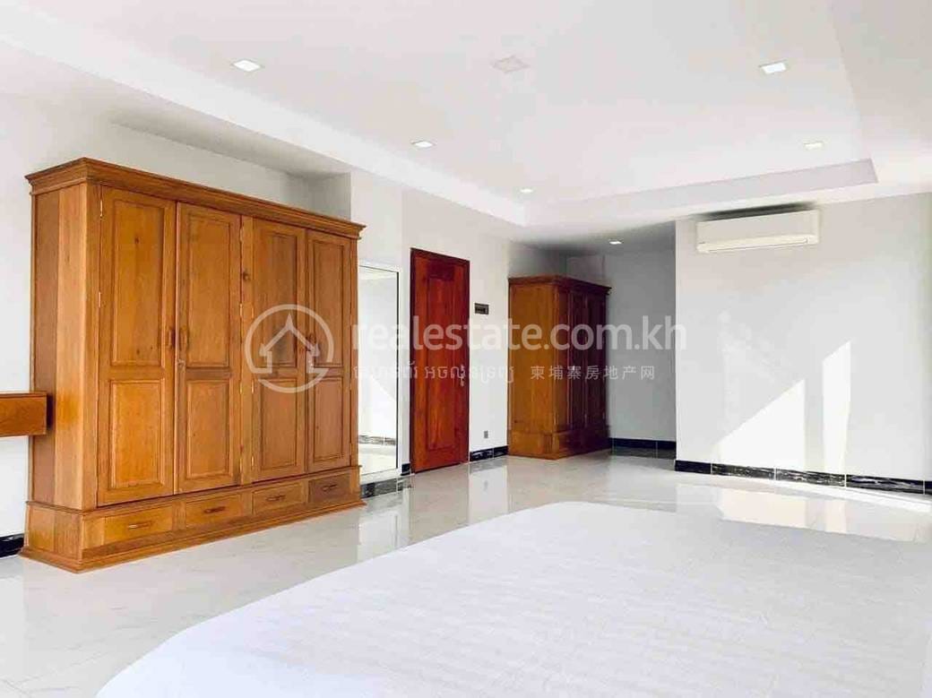 $1,200 Condo
