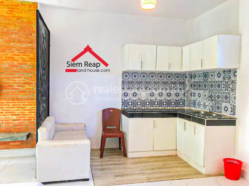 Sala Kamraeuk House and lot For Rent in Sala Kamraeuk
