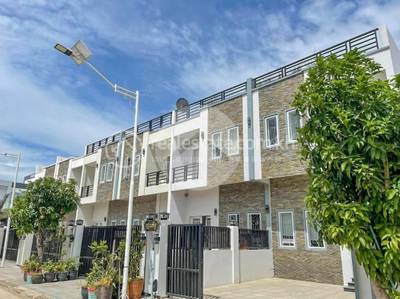 2205210356ce278f-14474-3-bedroom-villa-for-sale-in-battambang3-1000x750.jpg